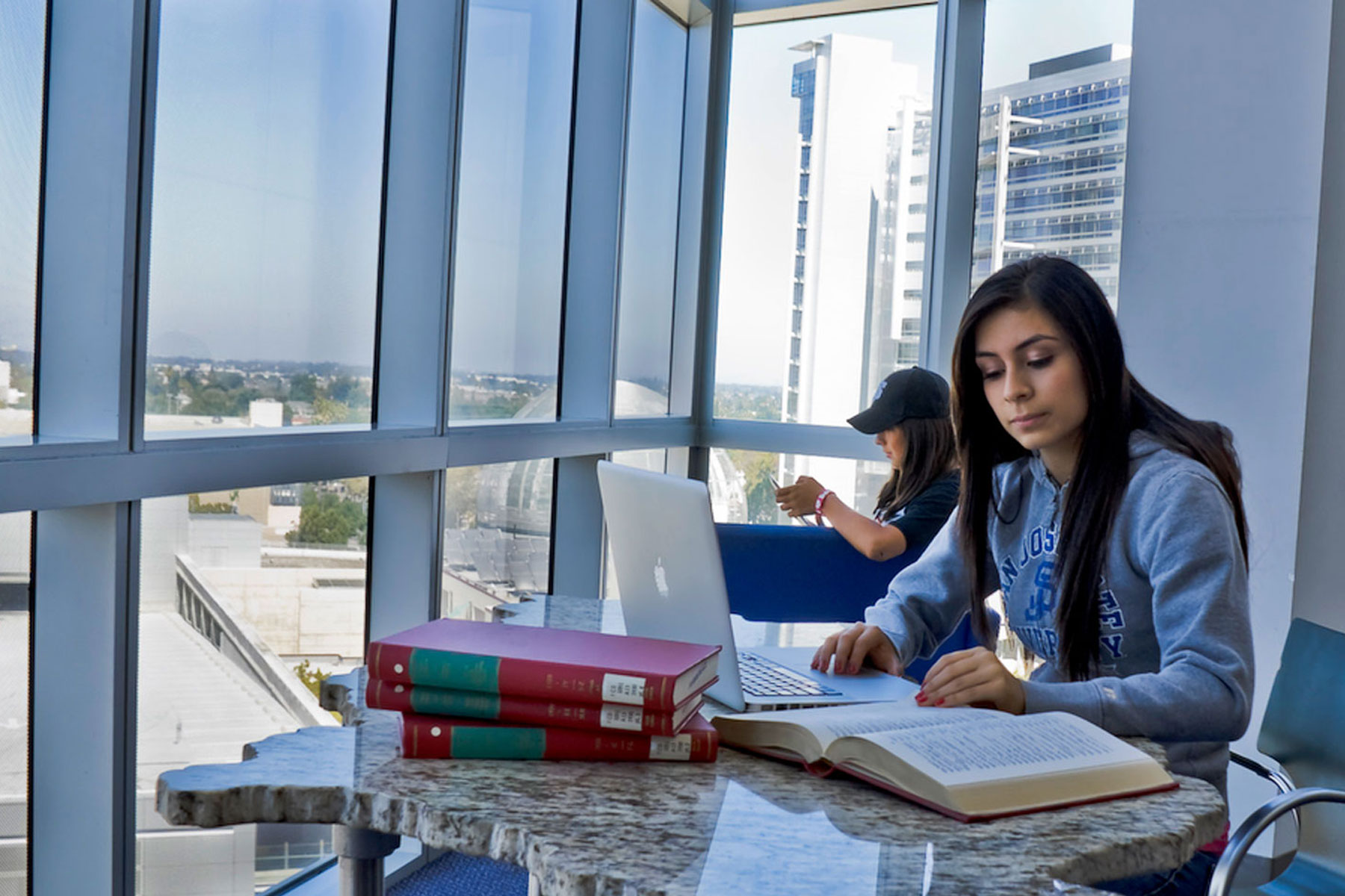SJSU students studying