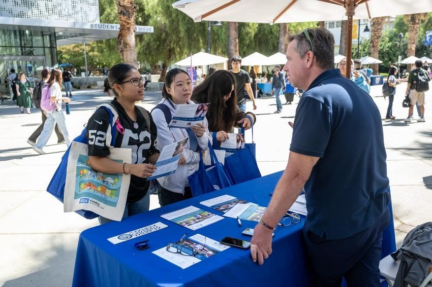 Students in SJSU Campus for program fair