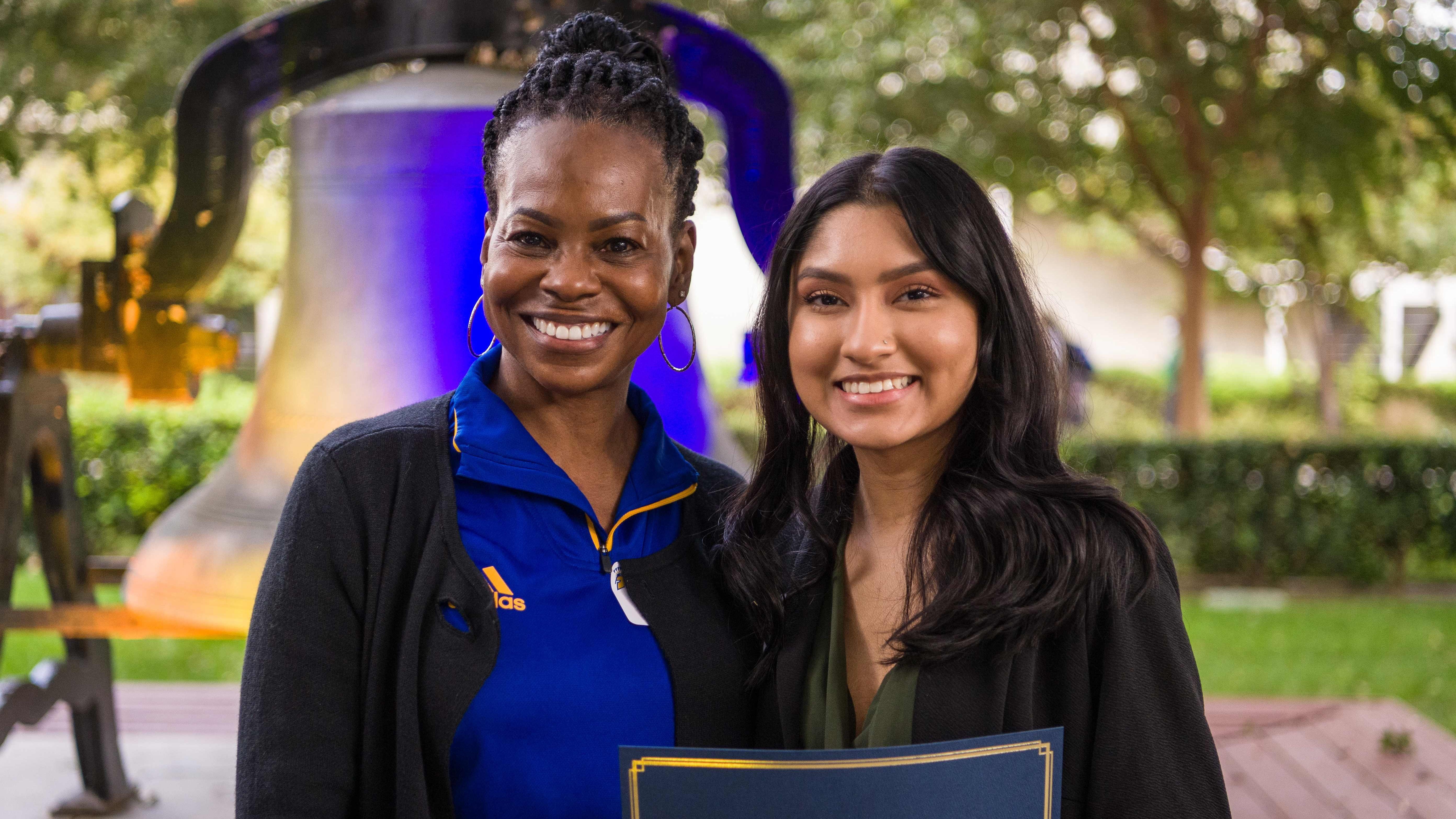 SJSU student receiving scholarship